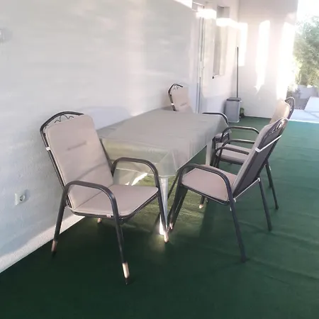 Sunset1, Free Private Parking, Pets Welcome Apartment *